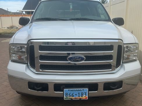 Used 2005 Ford F250 XLT image 4
