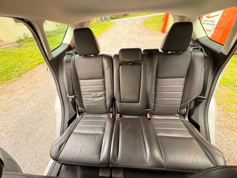 Used 2013 Ford C-MAX SEL FWD image 18