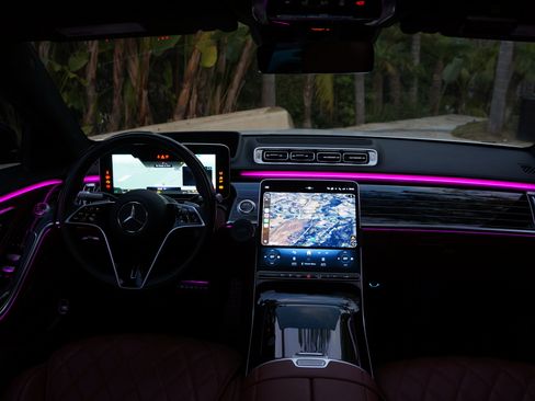 Used 2024 Mercedes-Benz S 580e 4MATIC Sedan image 21