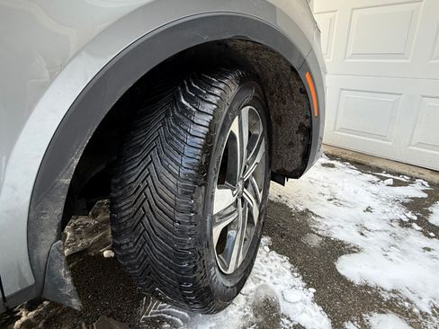 Used 2022 Kia Sorento EX w/ Panoramic Sunroof Package image 27