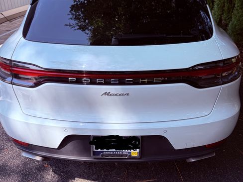 Used 2021 Porsche Macan AWD/4WD image 11