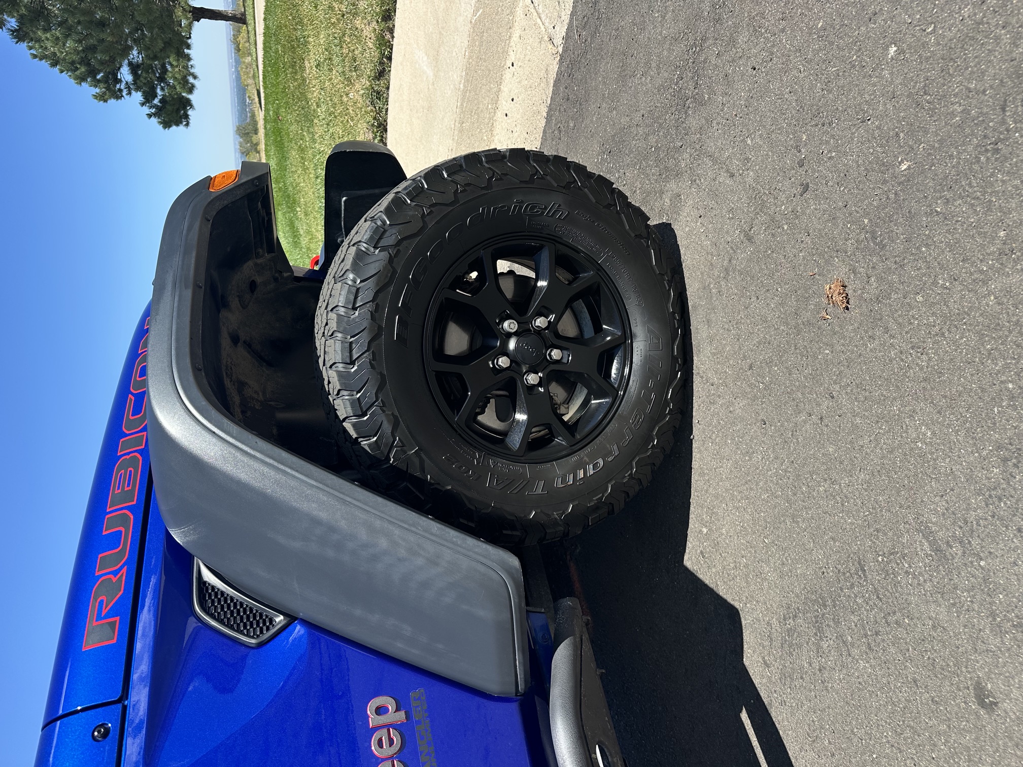 Used 2018 Jeep Wrangler Unlimited Rubicon AWD/4WD image 4
