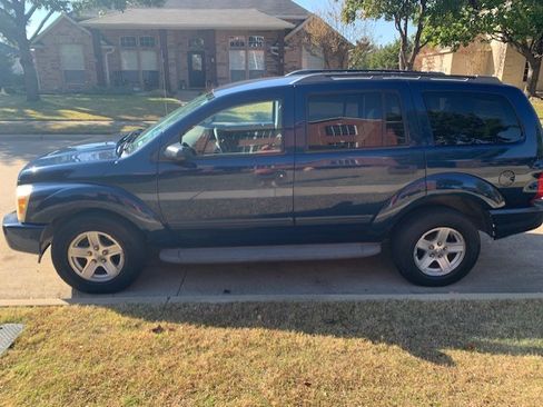 Used 2004 Dodge Durango SLT image 2