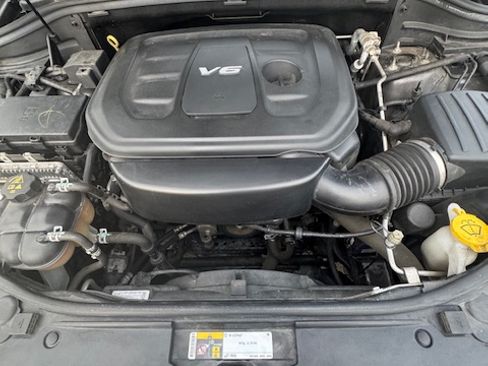 Used 2017 Jeep Grand Cherokee Laredo w/ Quick Order Package 2BE image 9