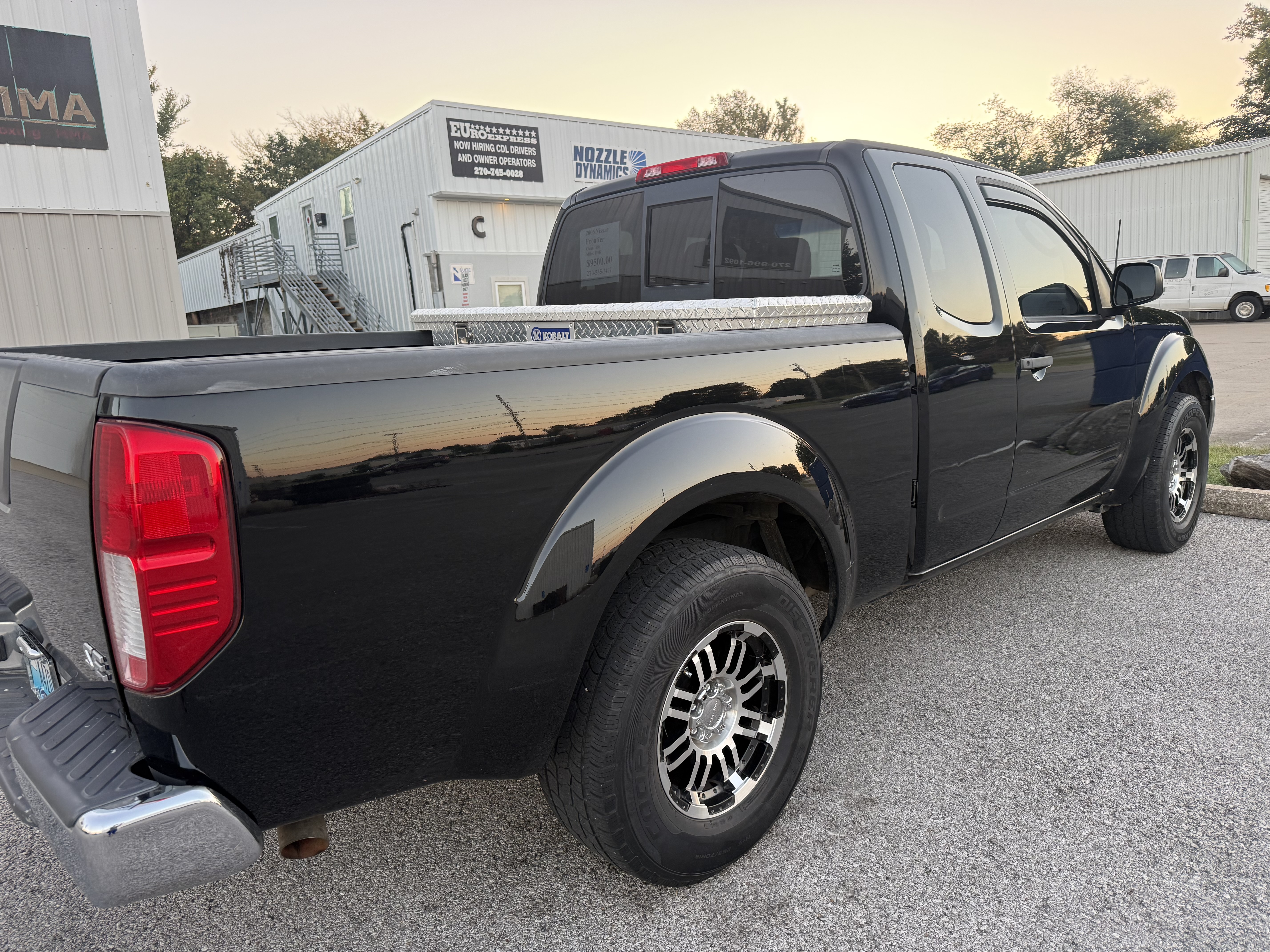 Used 2006 Nissan Frontier SE RWD image 12