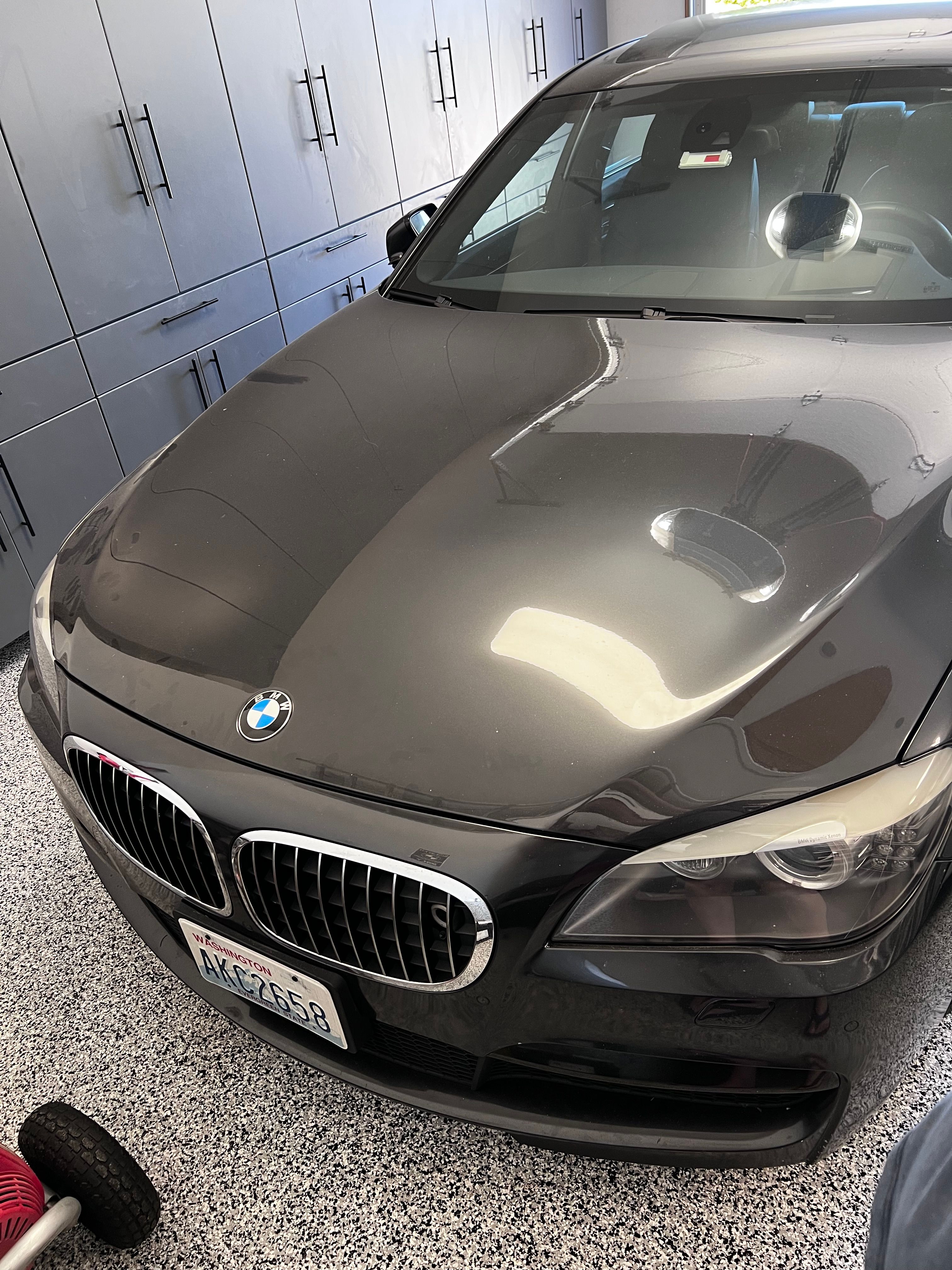 Used 2011 BMW 750i RWD image 1