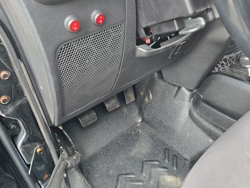 Used 2013 Jeep Wrangler Unlimited Sahara w/ Dual Top Group image 10