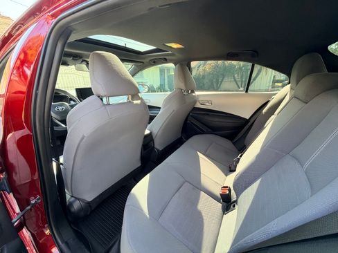 Used 2022 Toyota Corolla SE w/ SE Premium Package image 13