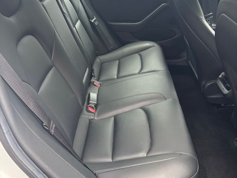 Used 2019 Tesla Model 3 image 5