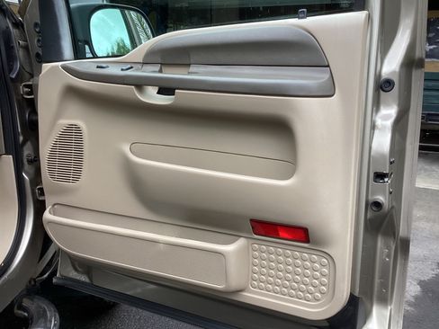 Used 2003 Ford F350 XLT image 15