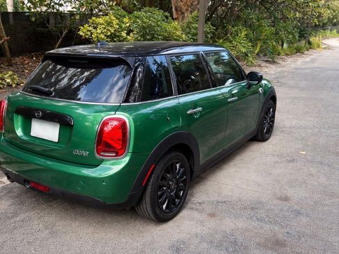 Used 2021 MINI Cooper 4-Door Hardtop image 1