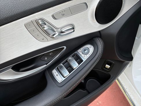 Used 2018 Mercedes-Benz C 300 Sedan image 6