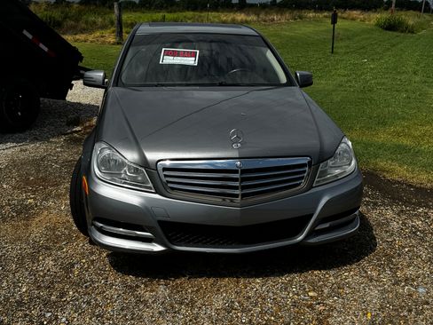 Used 2012 Mercedes-Benz C 250 Sedan image 2