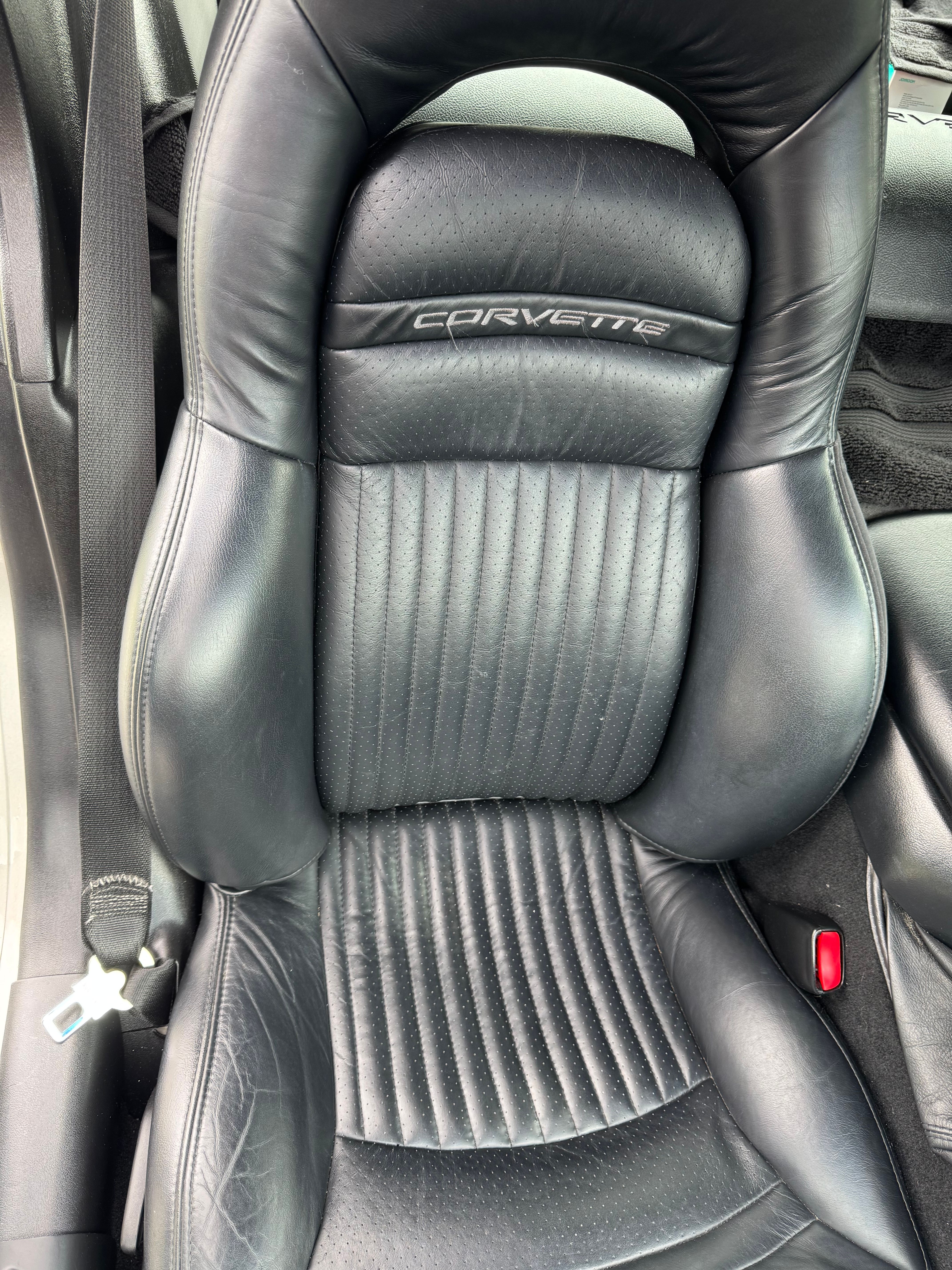 Used 2001 Chevrolet Corvette Coupe w/ Preferred Equipment Group2 RWD image 13