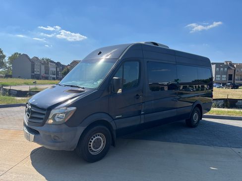 Used 2014 Mercedes-Benz Sprinter 2500 image 1