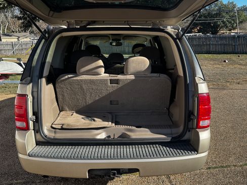 Used 2004 Ford Explorer Sport XLT image 10