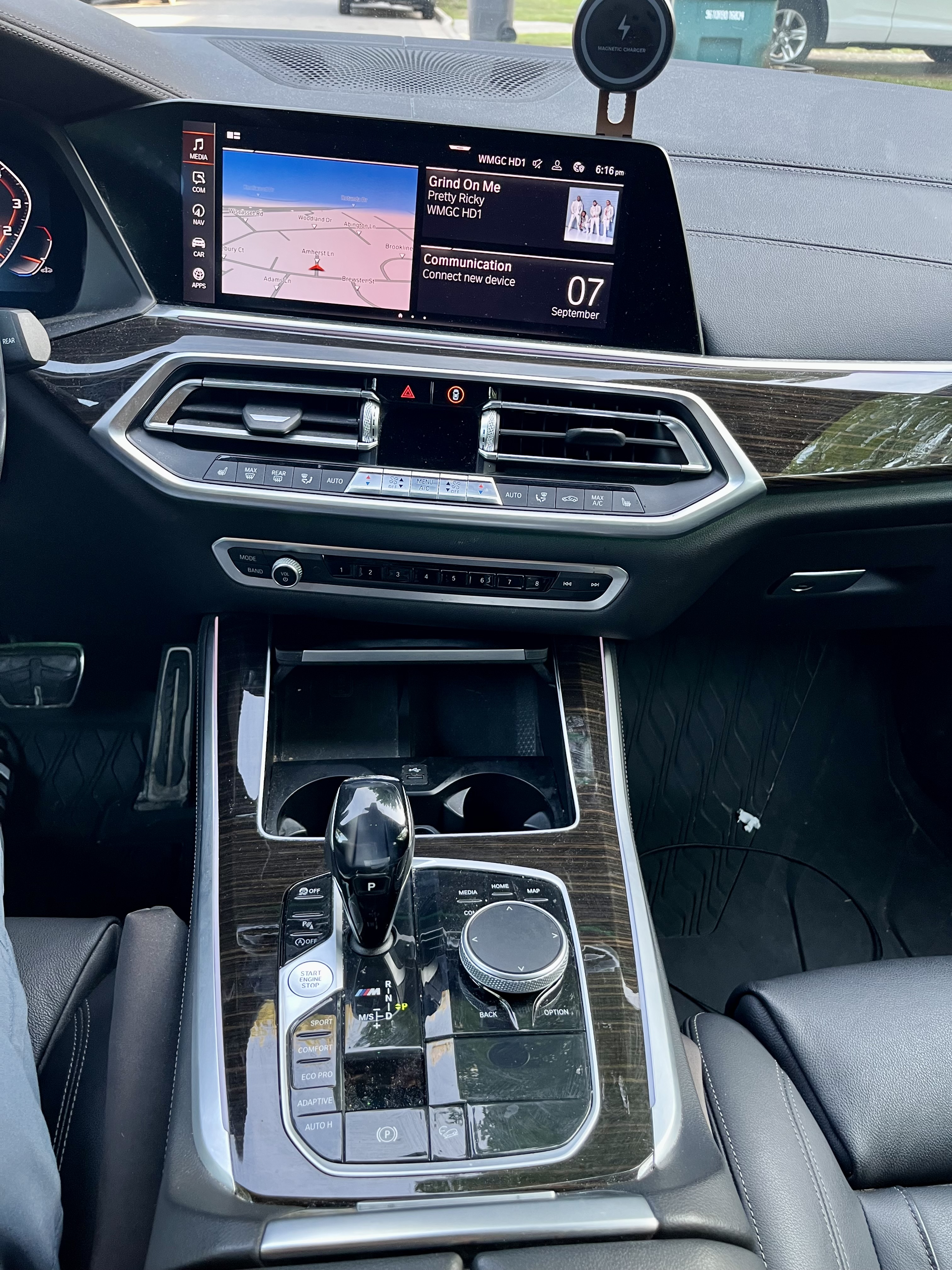 Used 2020 BMW X5 M50i w/ Premium Package AWD/4WD image 16