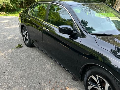 Used 2016 Honda Accord LX image 4