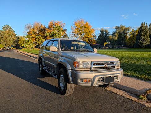 Used 2000 Toyota 4Runner Limited image 5