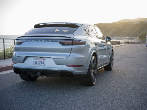 Used 2020 Porsche Cayenne Turbo image 11