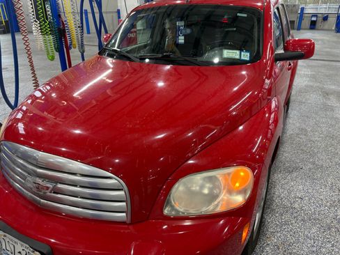 Used 2011 Chevrolet HHR LT image 8