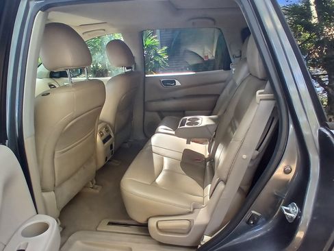 Used 2015 Nissan Pathfinder Platinum w/ Cargo Package image 12