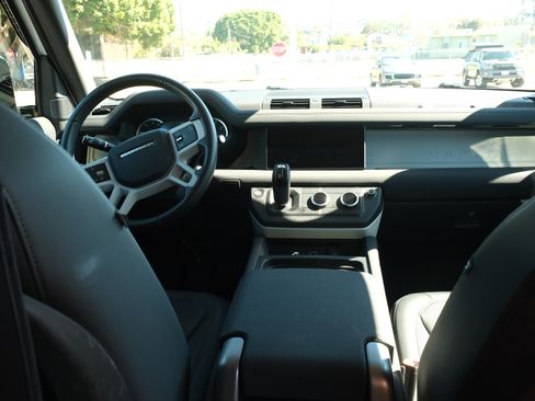 Used 2023 Land Rover Defender 110 S image 24