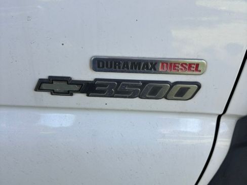 Used 2001 Chevrolet Silverado 3500 LS w/ Off-Road Skid Plate Pkg AWD/4WD image 8