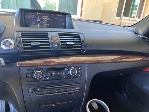 Used 2011 BMW 135i Convertible RWD image 9