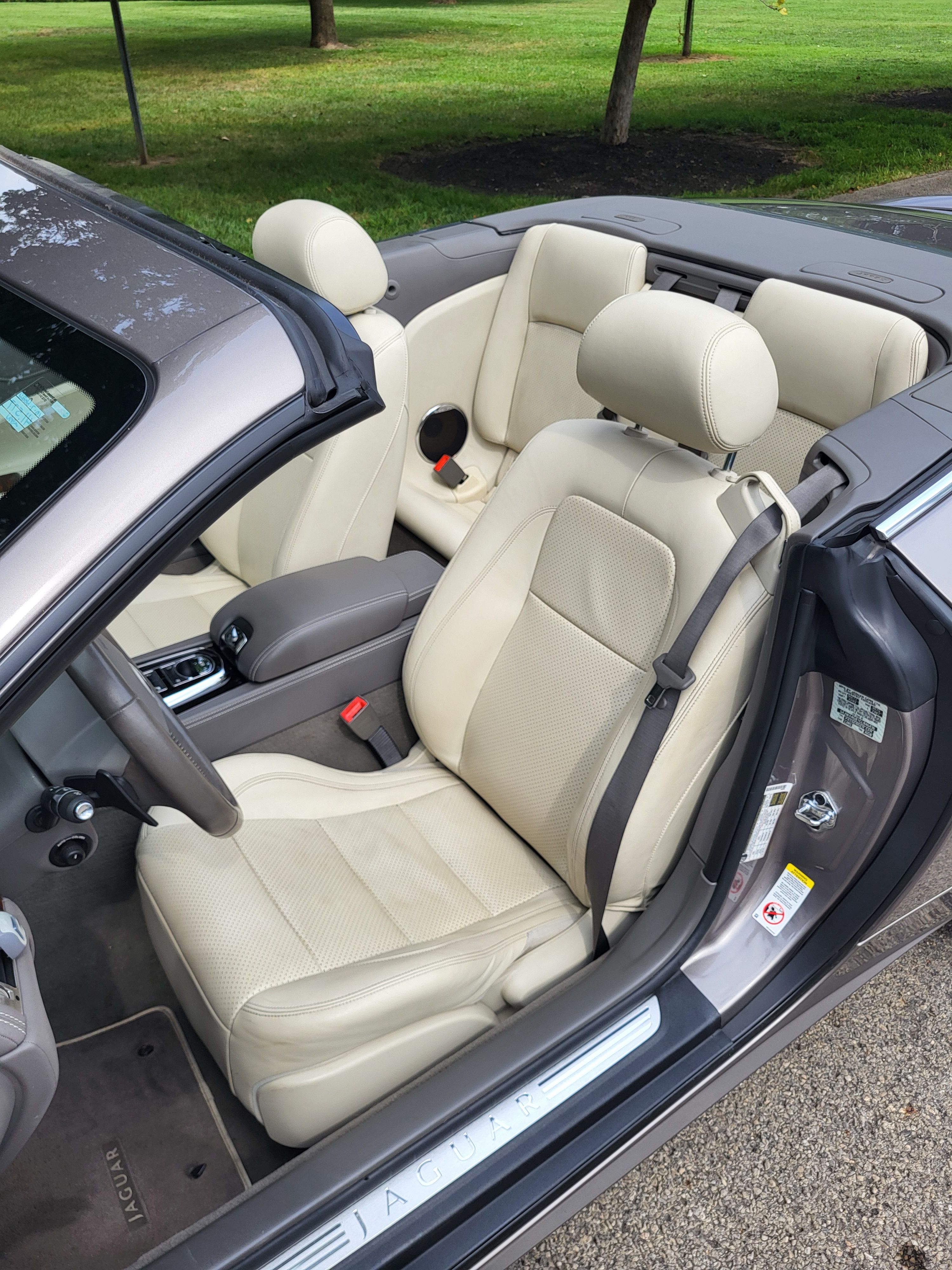 Used 2012 Jaguar XK Convertible RWD image 6