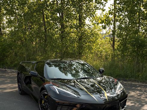 Used 2023 Chevrolet Corvette Stingray Preferred Cpe w/ Z51 Performance Package image 6