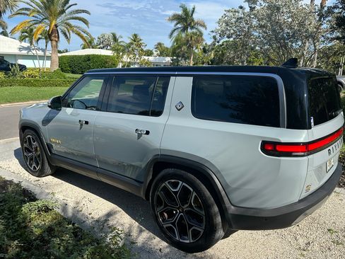 Used 2023 Rivian R1S Adventure image 6