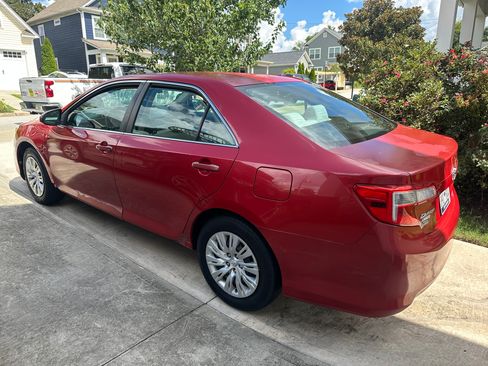 Used 2014 Toyota Camry FWD image 8
