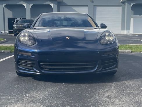Used 2015 Porsche Panamera image 9