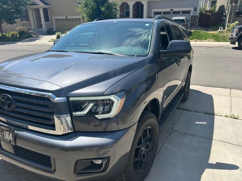 Used 2022 Toyota Sequoia SR5 AWD/4WD image 10