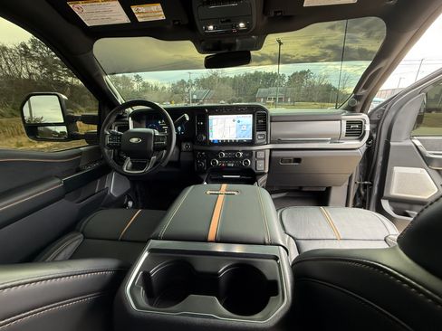 Used 2024 Ford F450 Platinum w/ FX4 Off-Road Package image 4