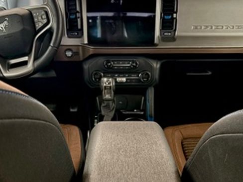 Used 2023 Ford Bronco Outer Banks image 13