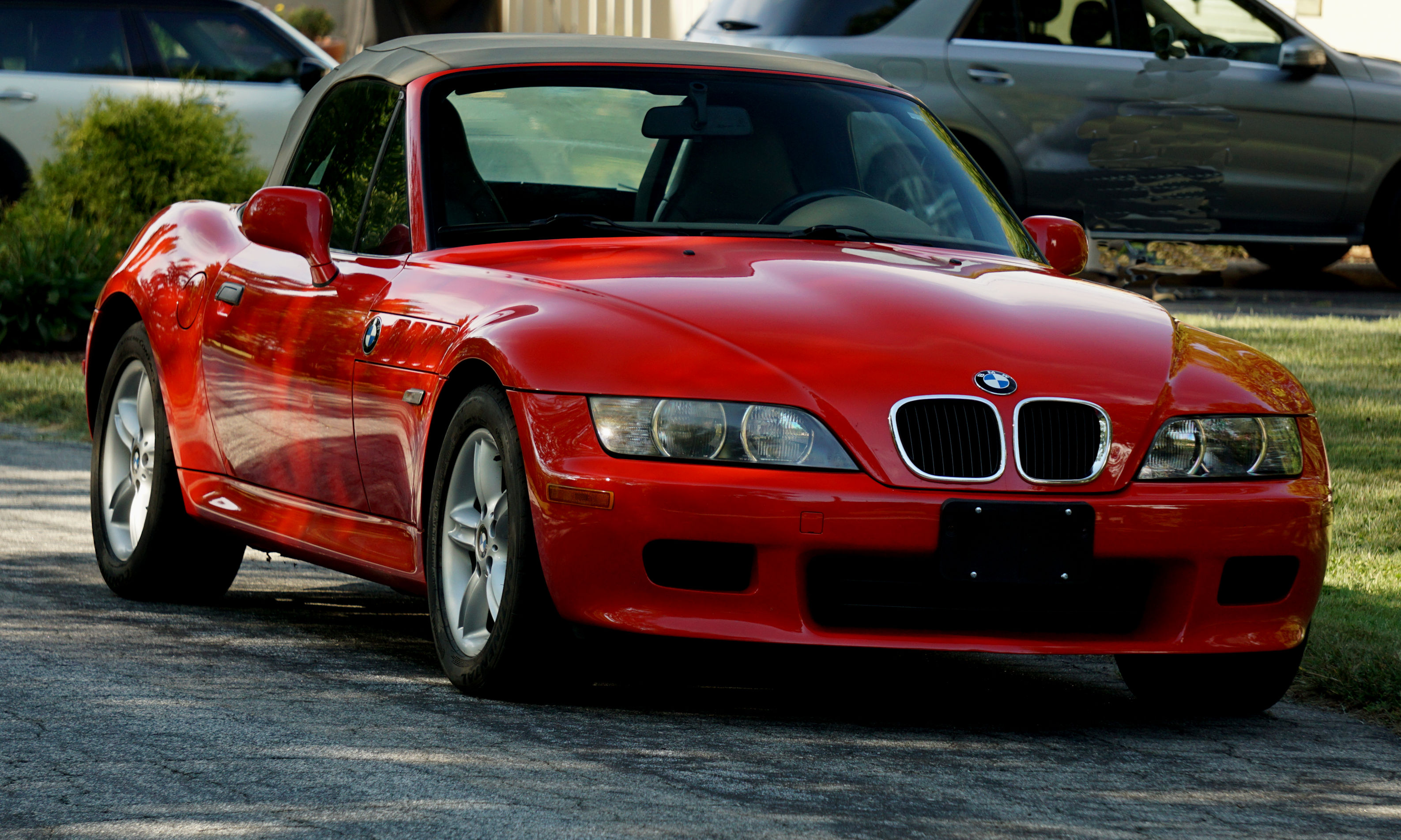Used 2000 BMW Z3 2.5i RWD image 2