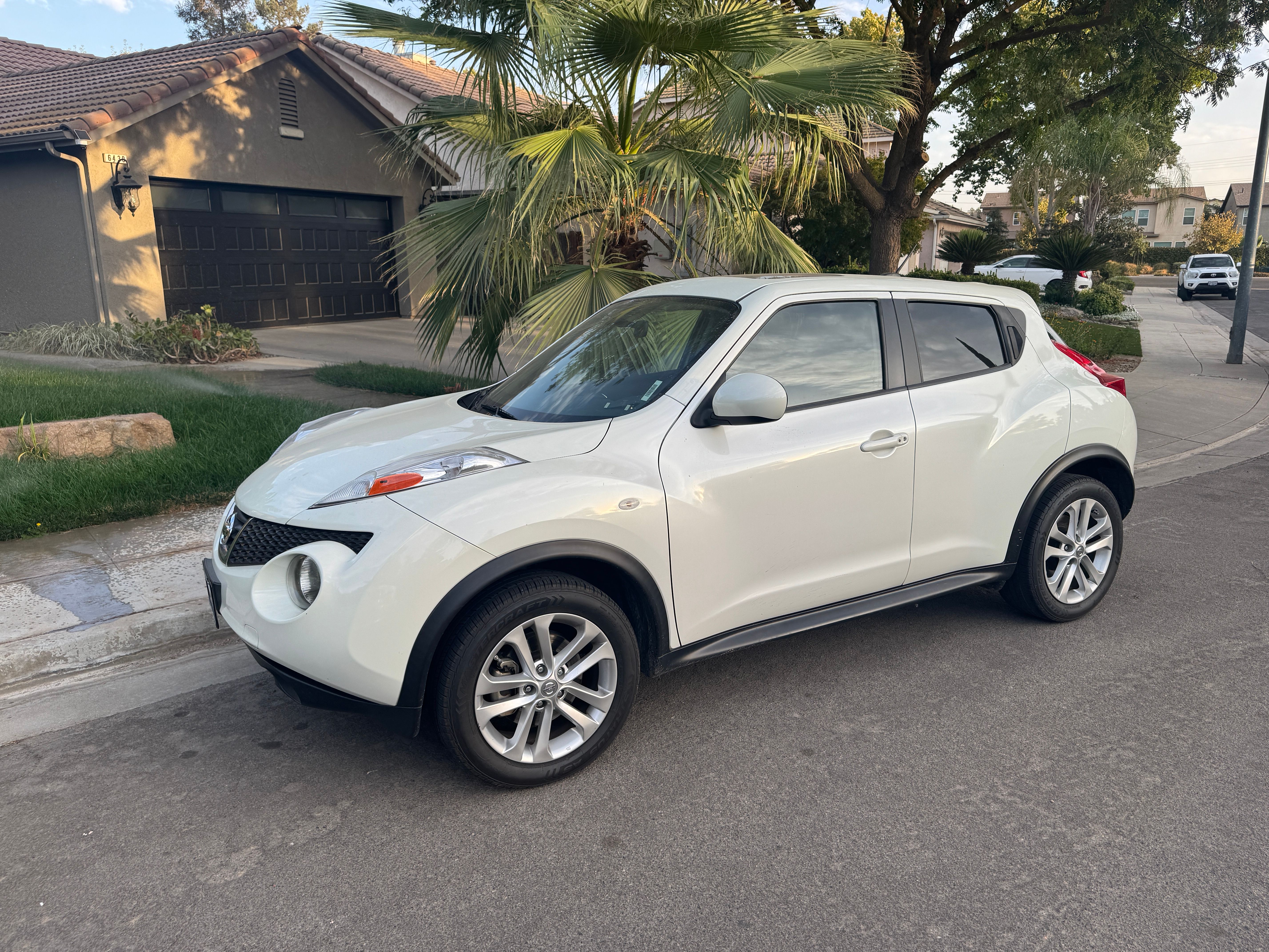 Used 2012 Nissan Juke SL FWD image 13