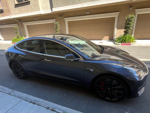 Used 2020 Tesla Model 3 Performance image 9