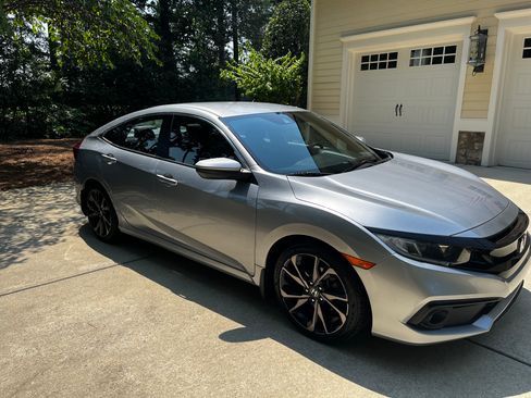 Used 2019 Honda Civic Sport image 4