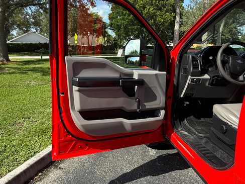 Used 2017 Ford F250 XL image 5