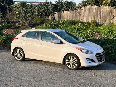 Used 2016 Hyundai Elantra GT w/ Option Group 02 image 8