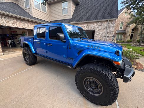 Used 2023 Jeep Gladiator Sport AWD/4WD image 8