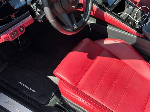 Used 2024 Porsche Panamera 4 image 11