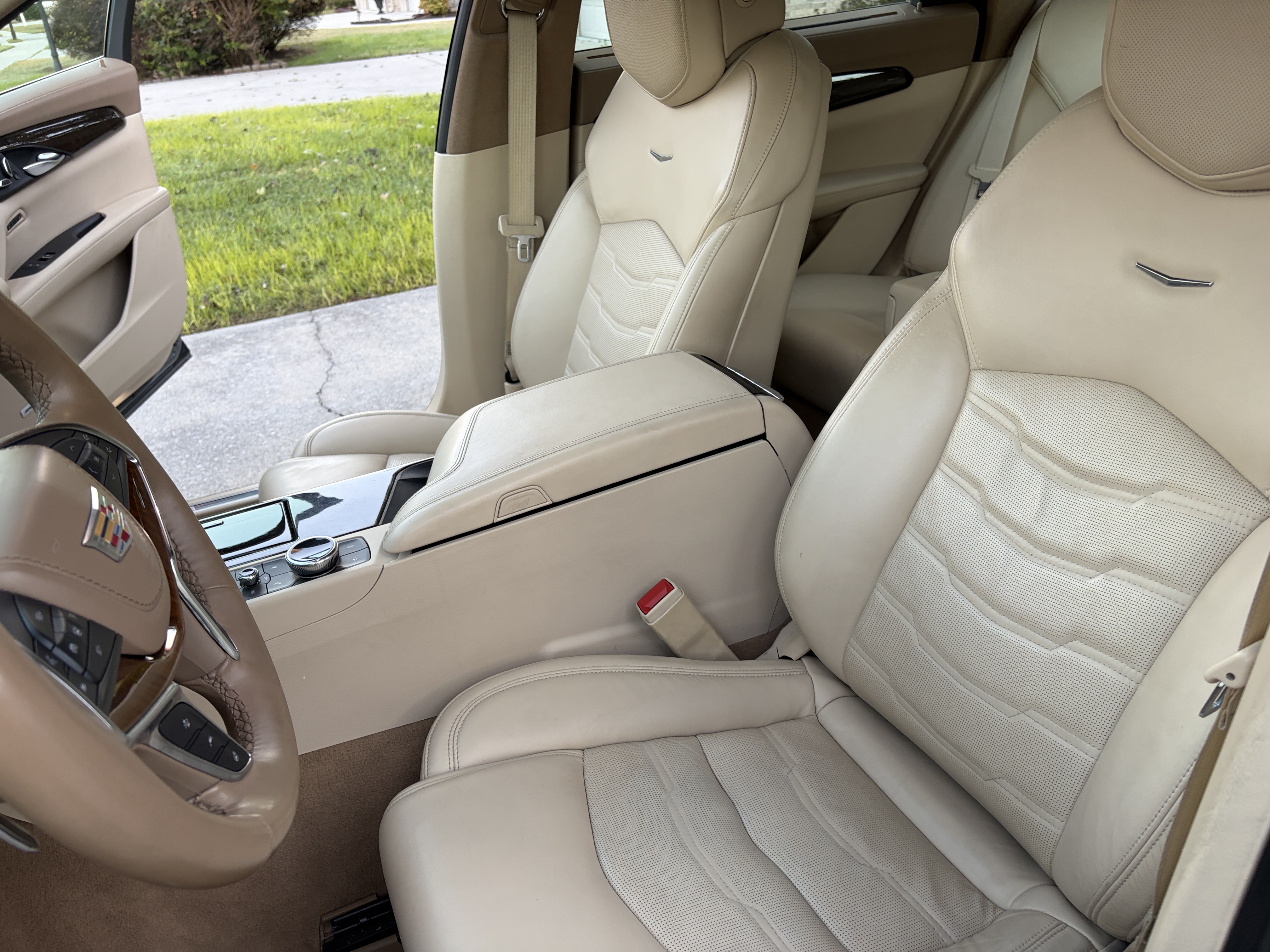 Used 2019 Cadillac CT6 Platinum w/ LPO, Exterior Accent Package AWD/4WD image 17