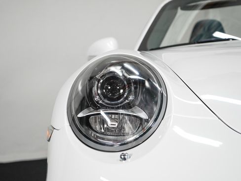 Used 2013 Porsche 911 Carrera S image 13