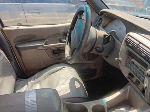 Used 2001 Ford Explorer Sport Trac 2WD image 5