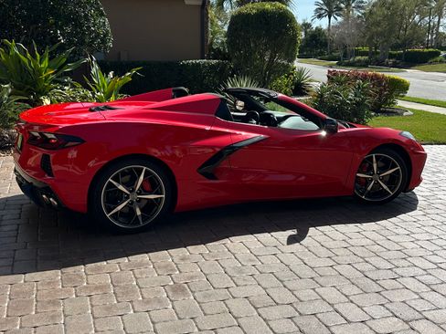 Used 2021 Chevrolet Corvette Stingray Premium Conv w/ Battery Protection Package image 9