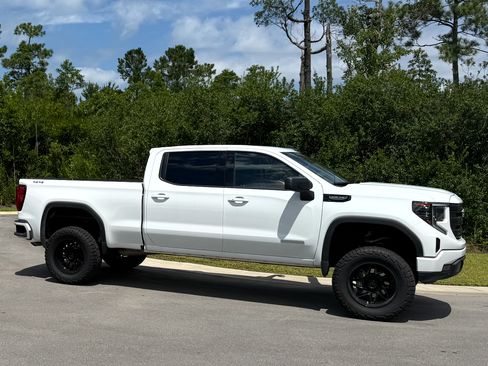 Used 2024 GMC Sierra 1500 Elevation image 14